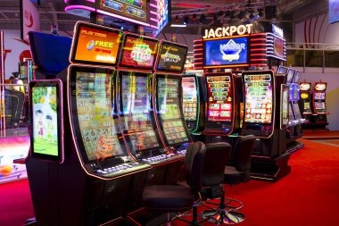 manaco138 platform overview showing football, live tables, and slot games